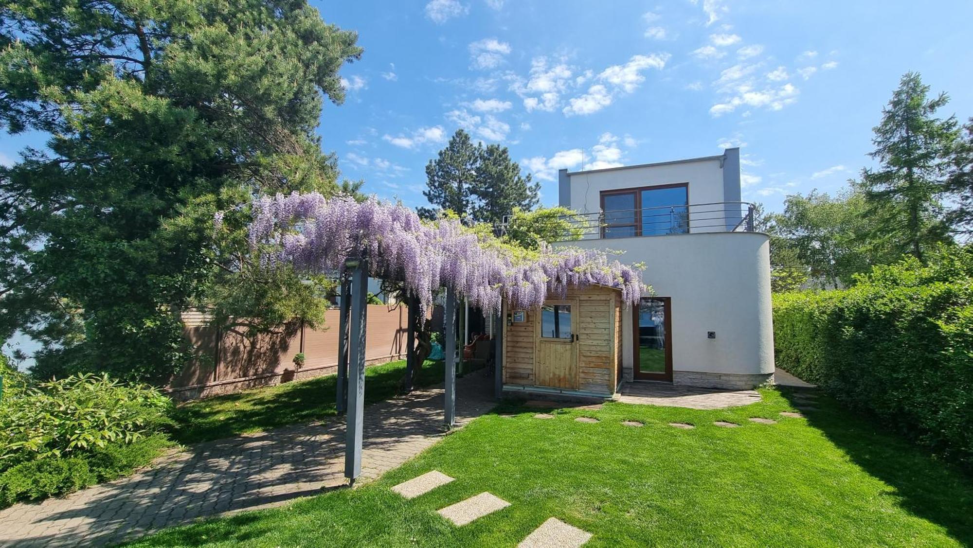 Topsenec-Lakeside Home Exterior photo